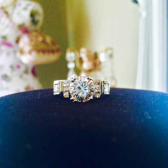Radiant Cut CZ Showstopper! - Picture 2 of 3